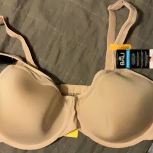 New Bali smoothing bra 40 DD